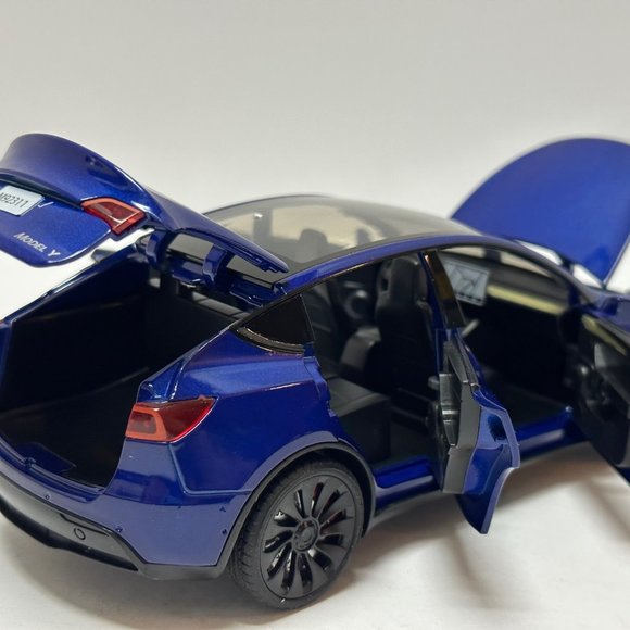 1:24 Tesla Model Y Diecast With Headlight & Taillight LED Blue - Picture 7 of 8